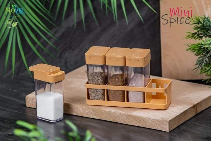 Stylish Plastic Spices Jar Set ( 4 in 1 Piece )