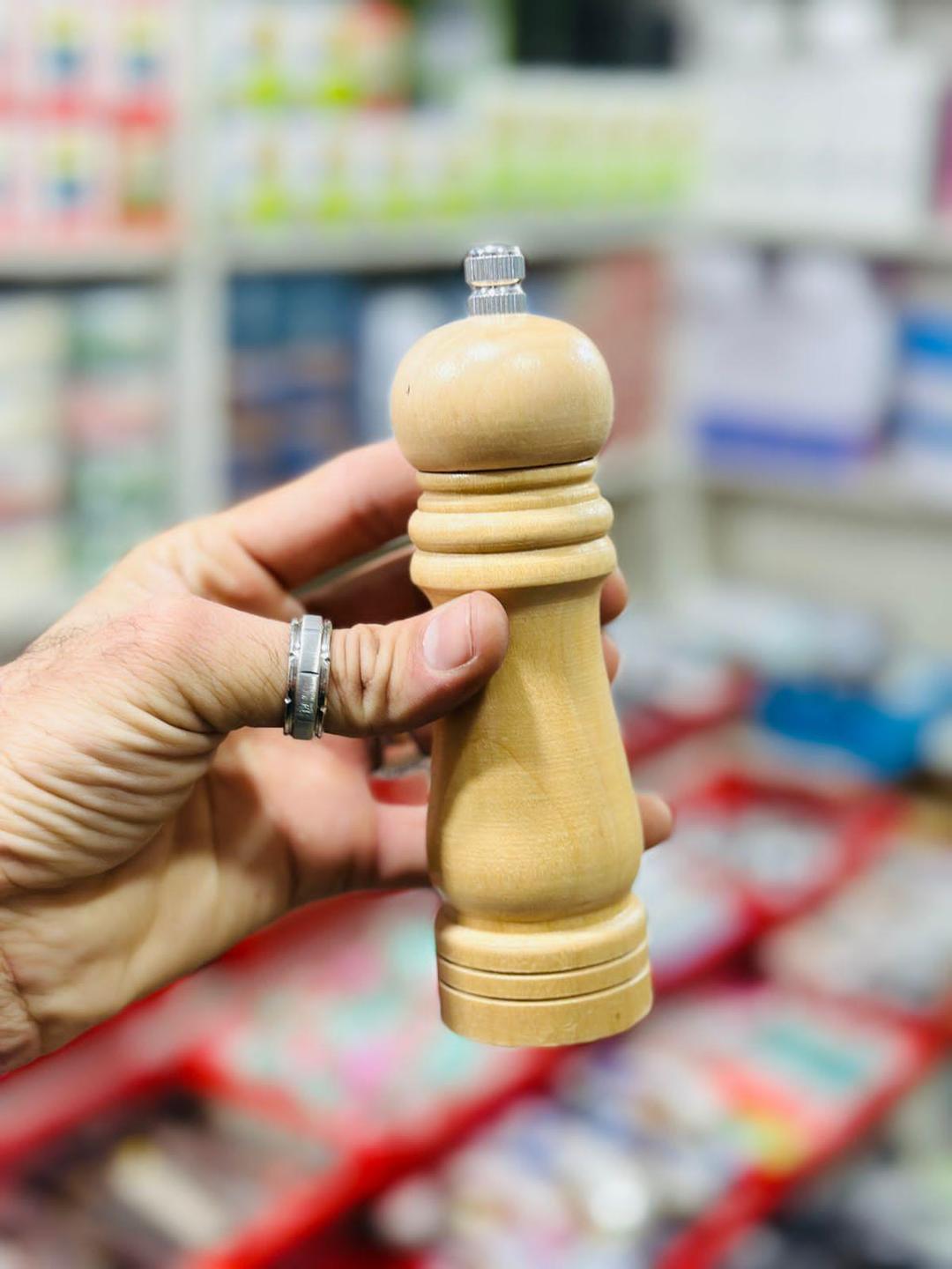 Stylish Wooden Salt and Pepper Grinder