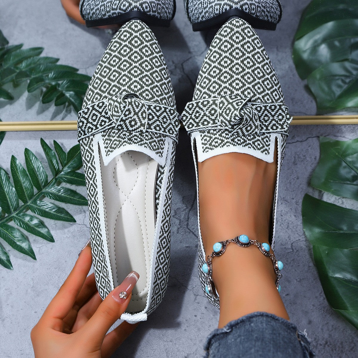 Womens Comfortable Bow-tie Loafers.